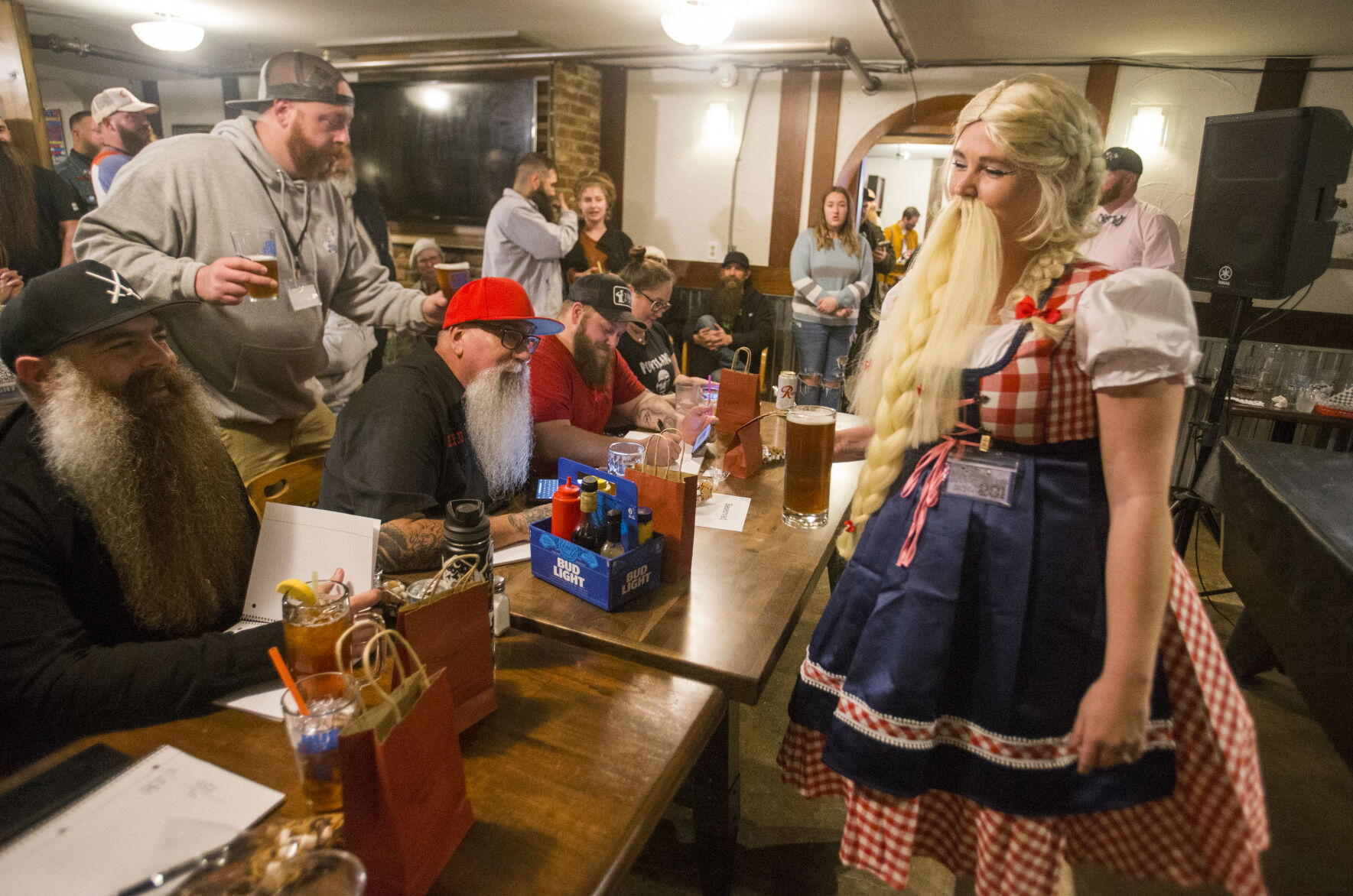 211116-newslocal-beardevent 01.JPG